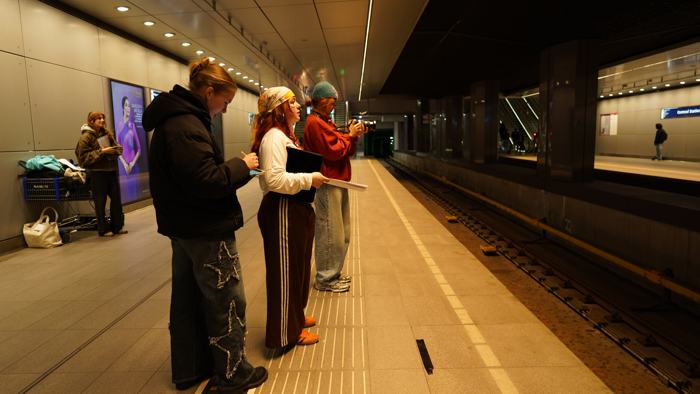Behind the scenes, 3